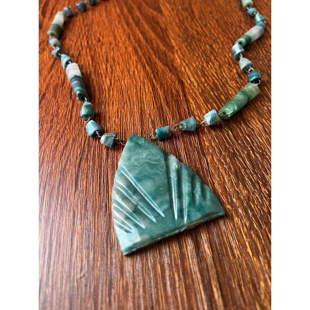 Vintage green marbled stone pendant Necklace
